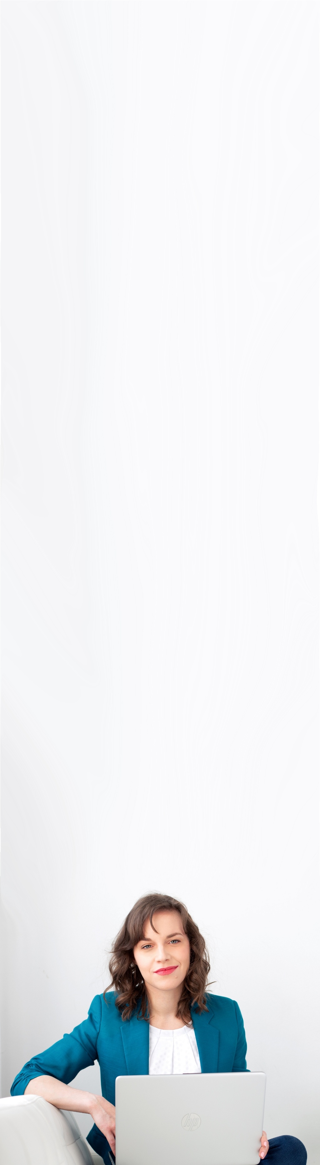 Anda Viktória - életvezetési és karrier coach, egyéni konzultációkat tart online.