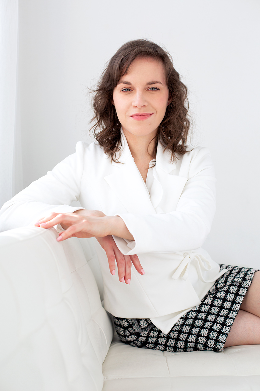 Anda Viktória karriertanácsadó és önismereti coach portréfotója.